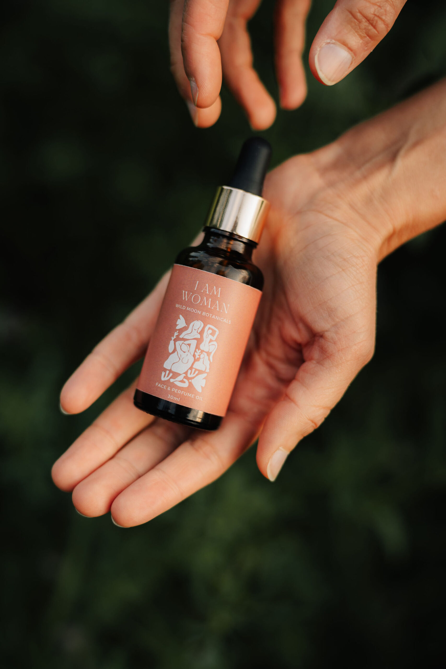 Wild Moon Agenda, Zyklusagenda, Feminine Apothecary, Naturkosmetik, Wild Moon Botanicals, Frauengesundheit, Frauenkreise, Frauencoaching, Female Empowerment