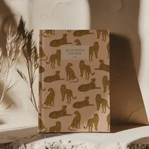 Wild Moon Agenda, Zyklusagenda, Feminine Apothecary, Naturkosmetik, Wild Moon Botanicals, Frauengesundheit, Frauenkreise, Frauencoaching, Female Empowerment